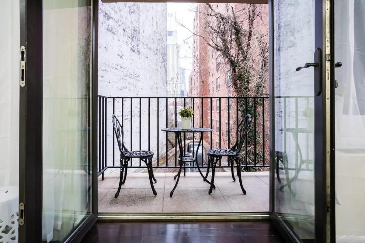 809-3B Studio With A Balcony By Columbus Circle New York