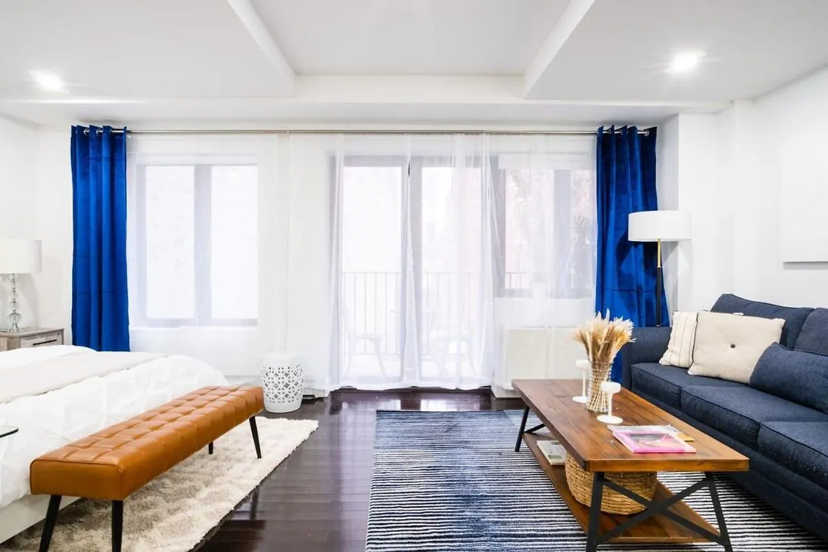 809-3B Studio With A Balcony By Columbus Circle New York Lejlighed